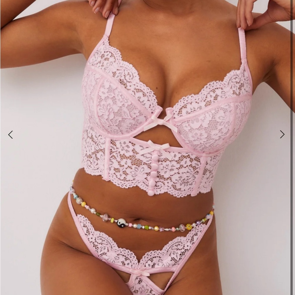 For love and lemons creamsicle lace underwire bra 32c NWT